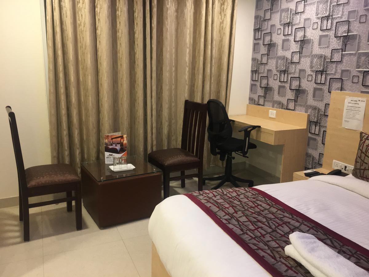 Hotel Airport D'Capitol ニューデリー エクステリア 写真